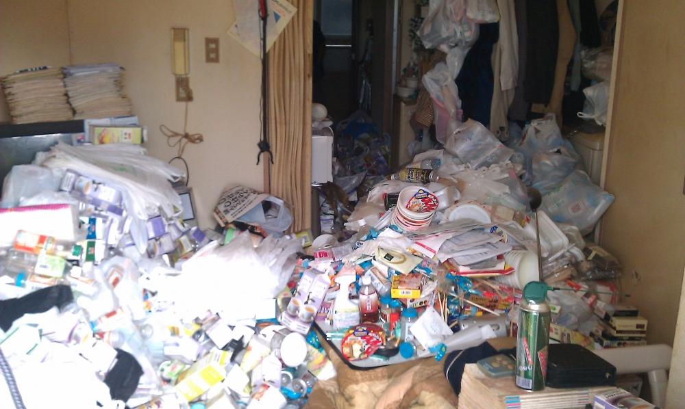名古屋の遺品整理生前整理専門第八行政書士事務所 作業風景2